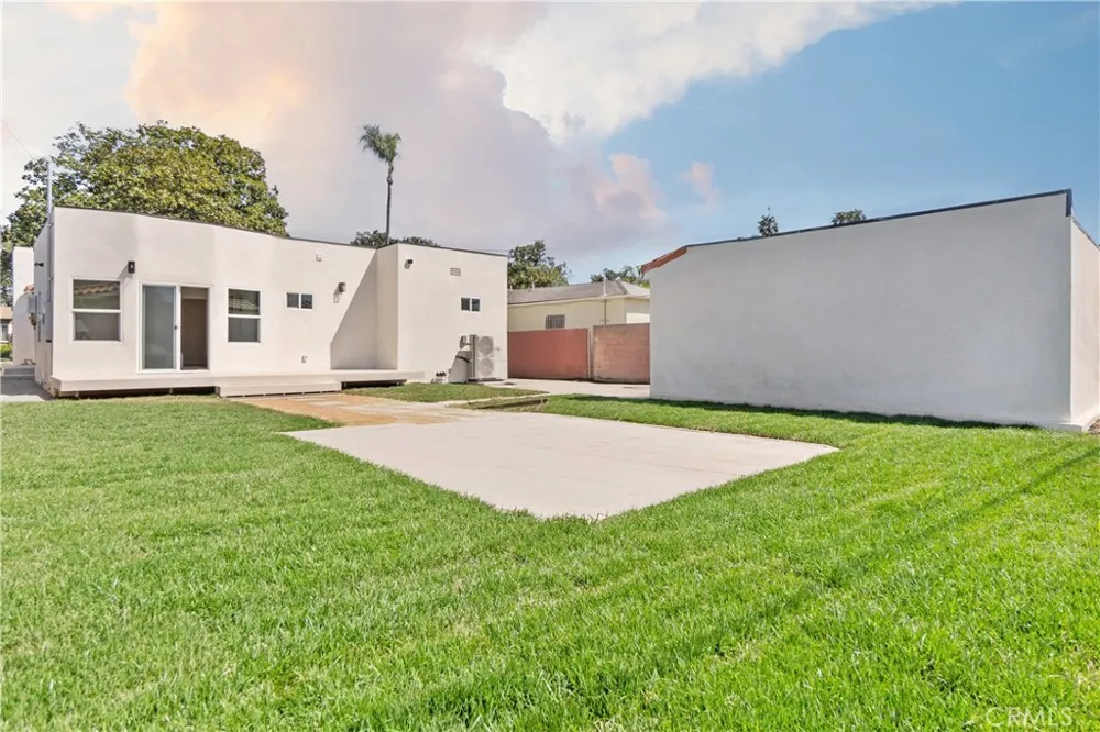 3991 Hubert Avenue Leimert Park, CA 90008