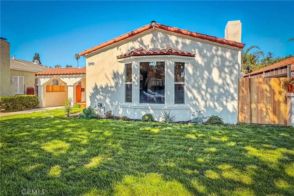 3991 Hubert Avenue Leimert Park, CA 90008