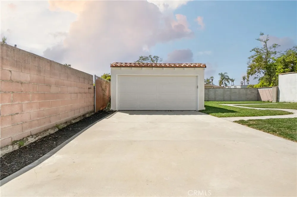 3991 Hubert Avenue Leimert Park, CA 90008