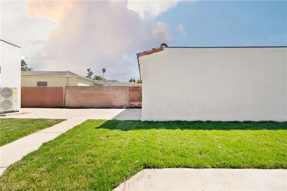 3991 Hubert Avenue Leimert Park, CA 90008