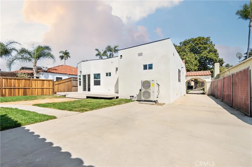 3991 Hubert Avenue Leimert Park, CA 90008