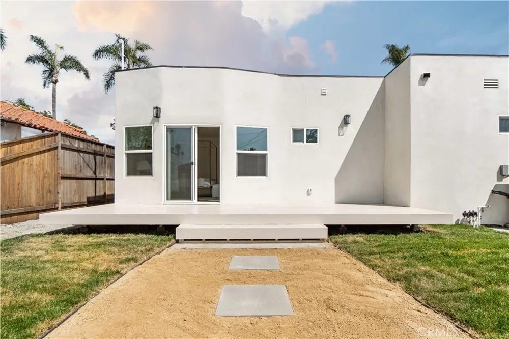 3991 Hubert Avenue Leimert Park, CA 90008