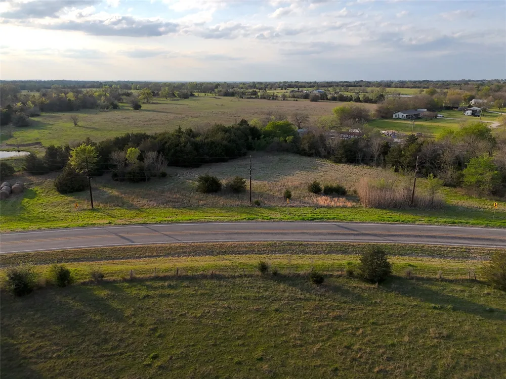 25 FM 2194 Celeste, TX 75423