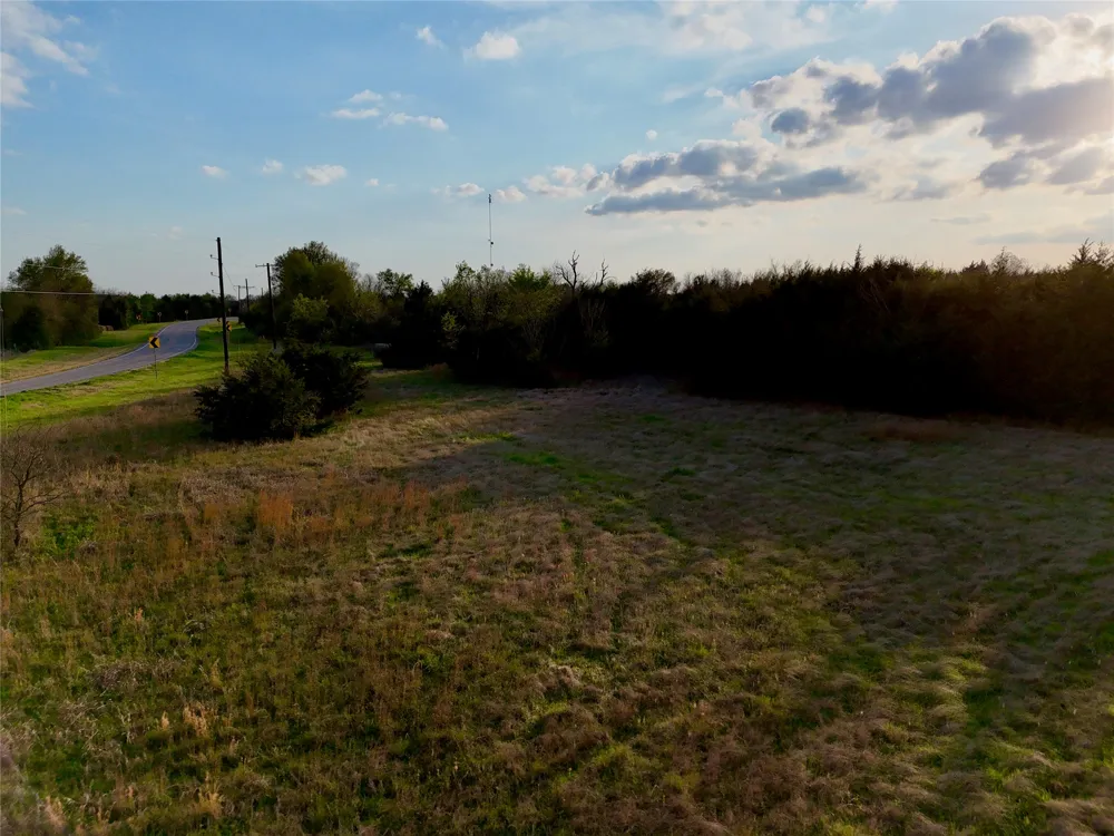 25 FM 2194 Celeste, TX 75423