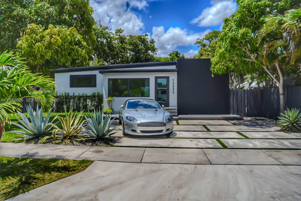 13900 NE 16th Ct North Miami, FL 33181