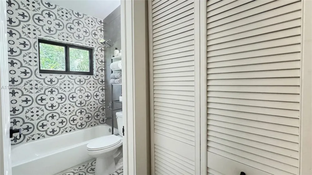 13900 NE 16th Ct North Miami, FL 33181