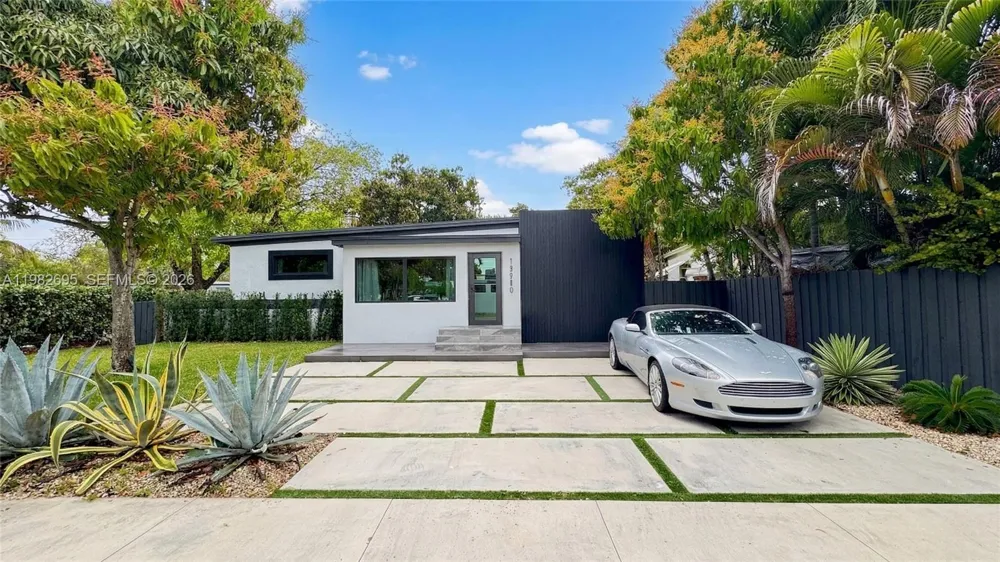 13900 NE 16th Ct North Miami, FL 33181
