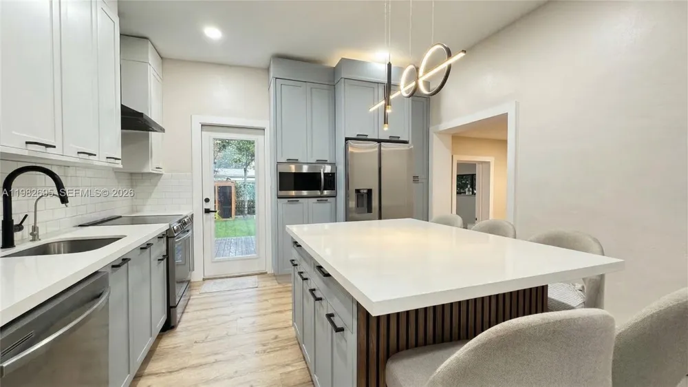 13900 NE 16th Ct North Miami, FL 33181