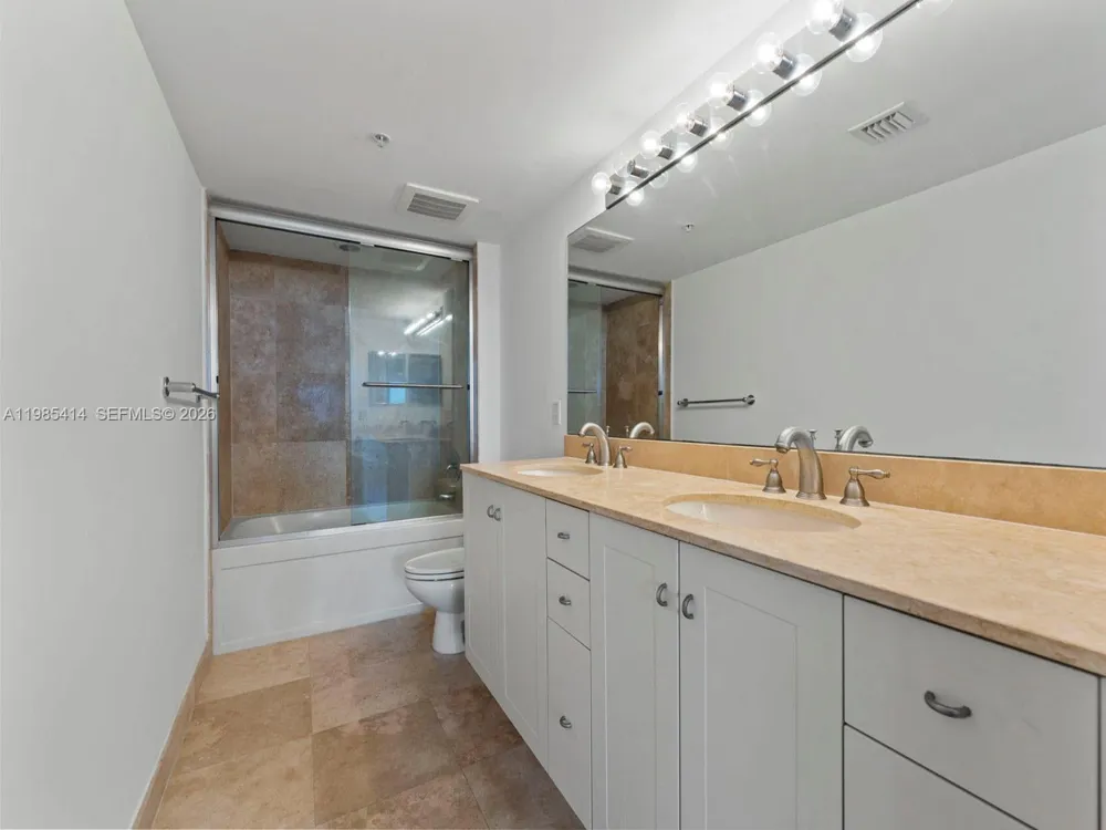 3232 SW 22nd Ter #1609 Miami, FL 33145