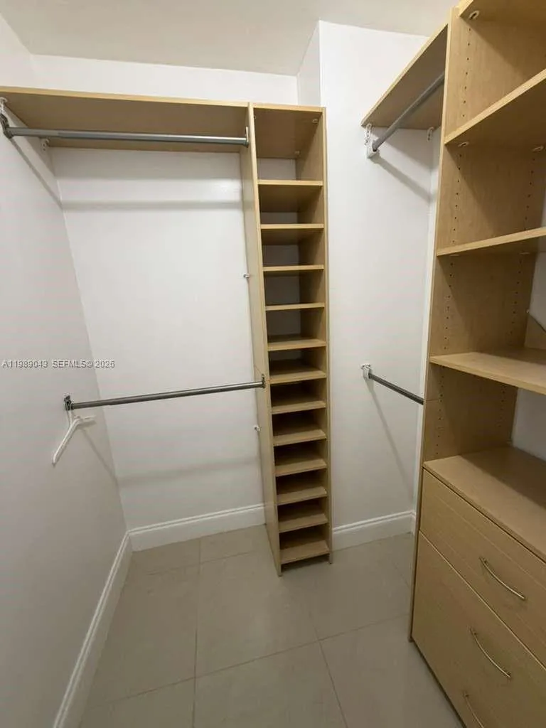 2750 NE 183rd St #1201 Aventura, FL 33160