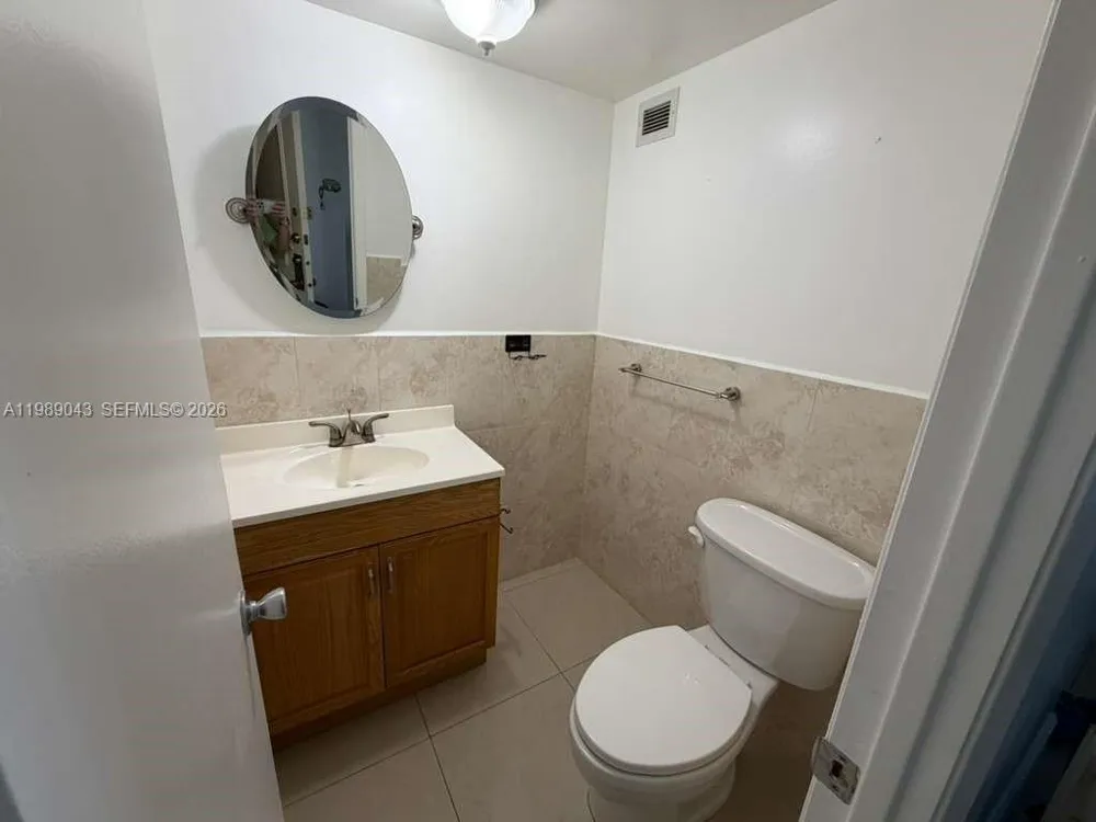 2750 NE 183rd St #1201 Aventura, FL 33160