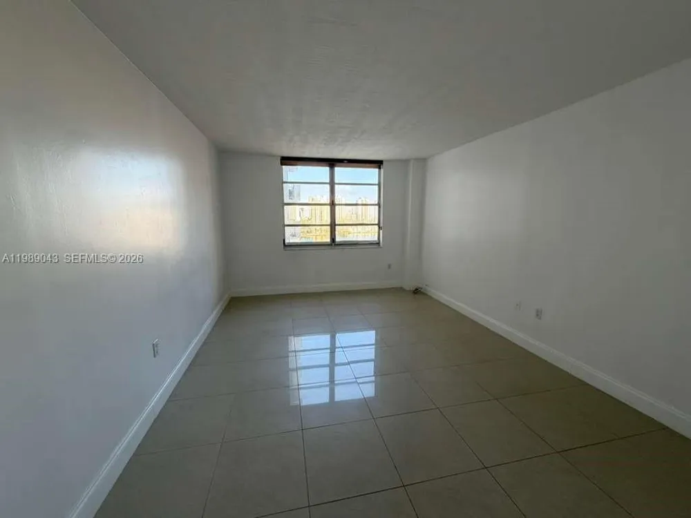 2750 NE 183rd St #1201 Aventura, FL 33160