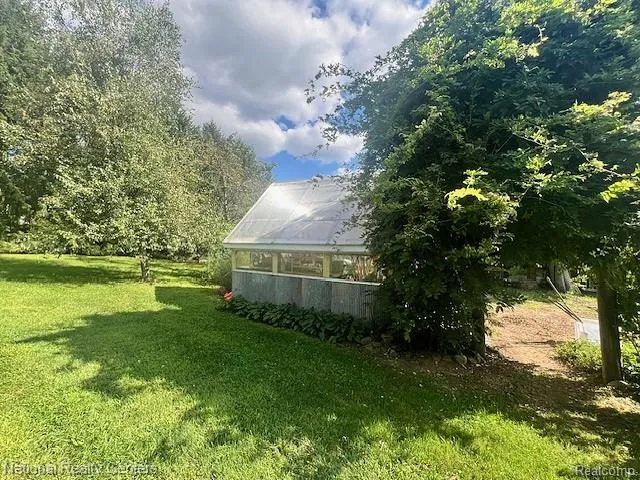 1785 Middle Road Highland Charter Township, MI 48357