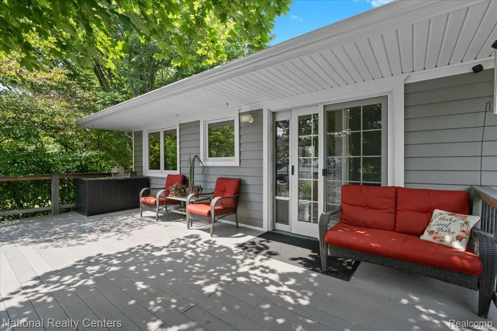 1785 Middle Road Highland Charter Township, MI 48357