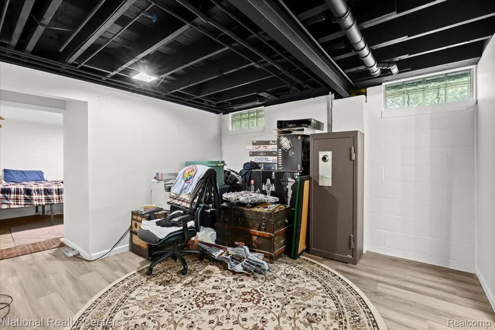 1785 Middle Road Highland Charter Township, MI 48357
