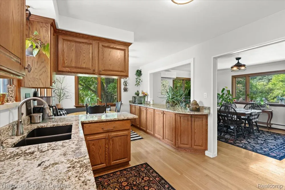 1785 Middle Road Highland Charter Township, MI 48357