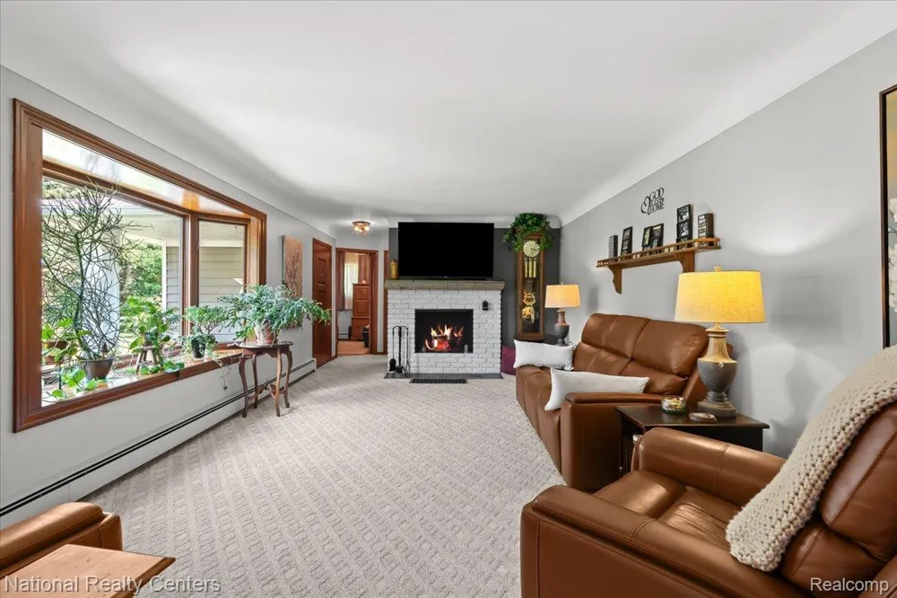 1785 Middle Road Highland Charter Township, MI 48357