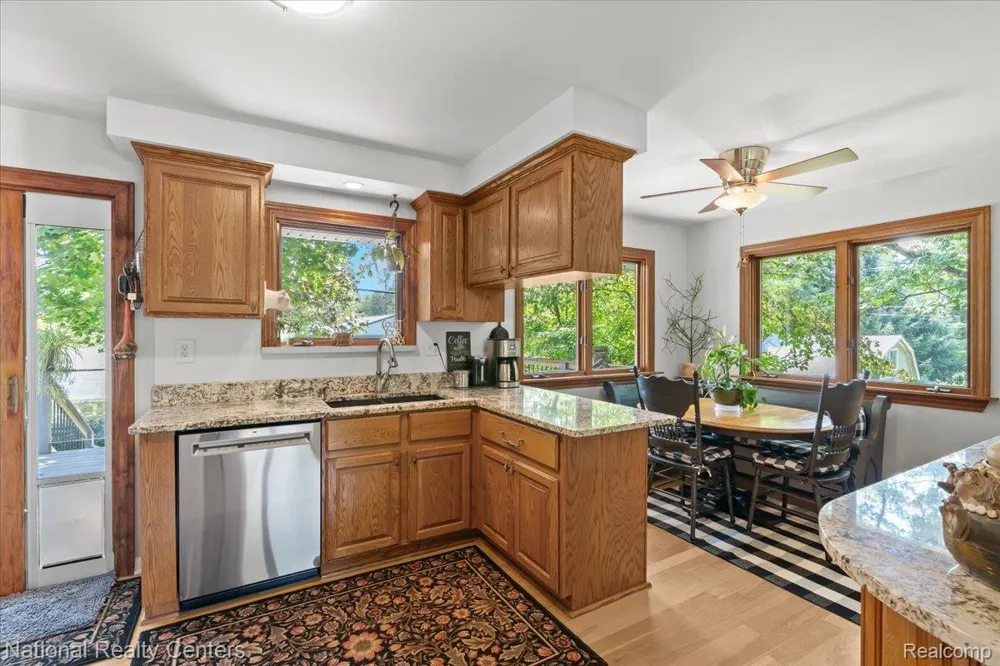 1785 Middle Road Highland Charter Township, MI 48357