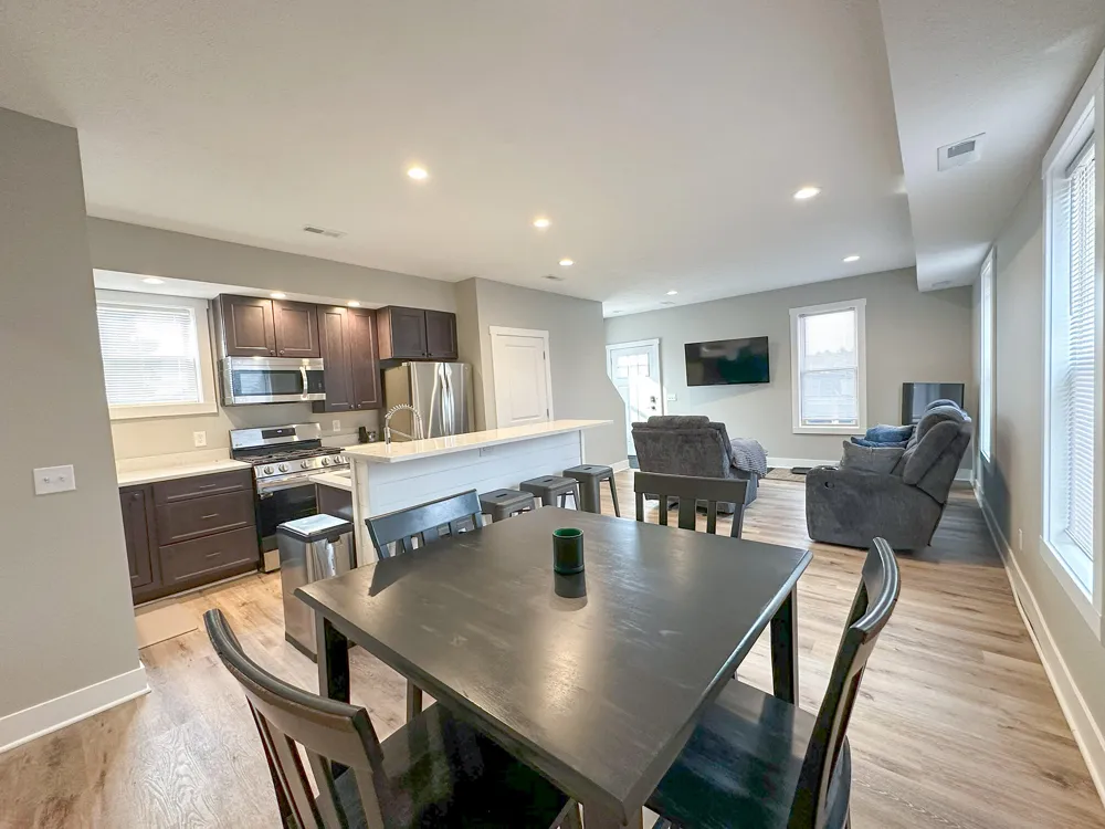 1673 E Parkdale Avenue Manistee Township, MI 49660