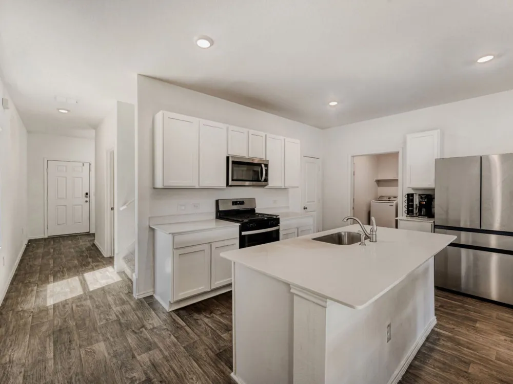 12421 Silversmith Lane Mustang Ridge, TX 78610