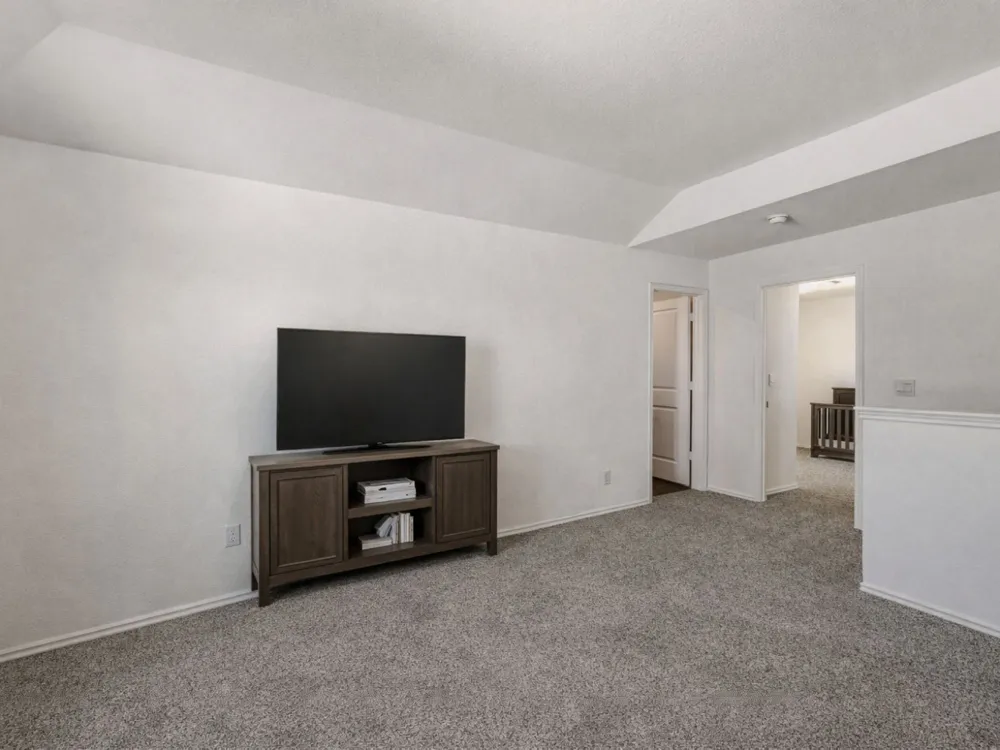 12421 Silversmith Lane Mustang Ridge, TX 78610