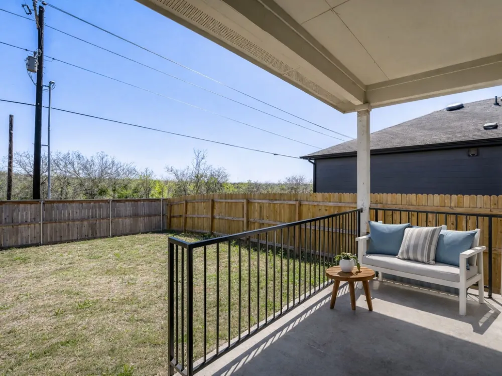 12421 Silversmith Lane Mustang Ridge, TX 78610