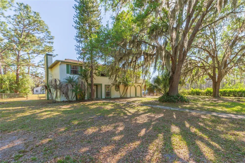 17616 EAGLE LANE Lutz, FL 33558