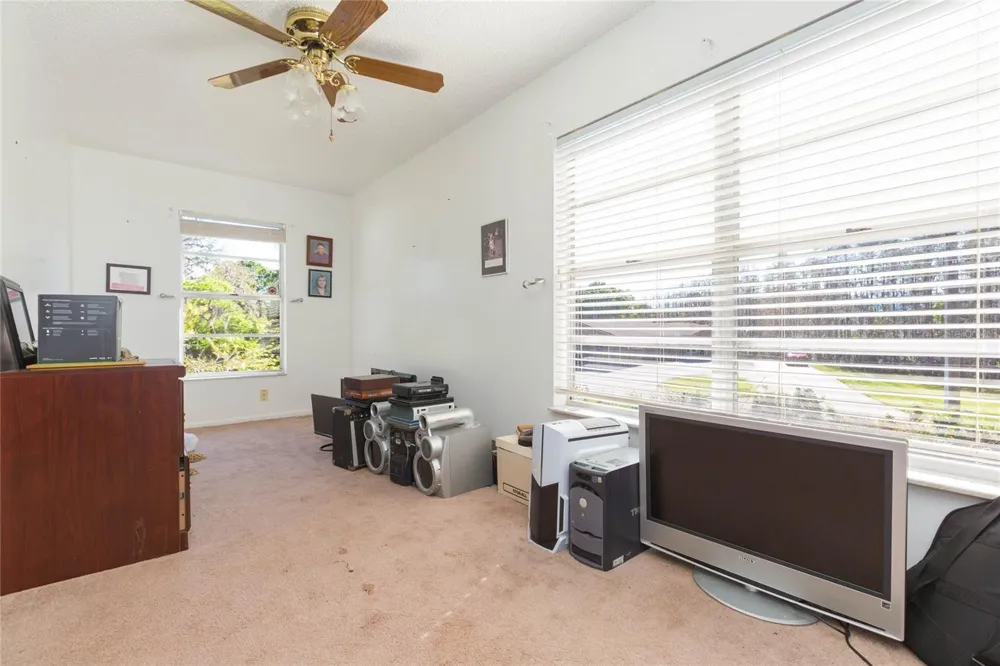17616 EAGLE LANE Lutz, FL 33558