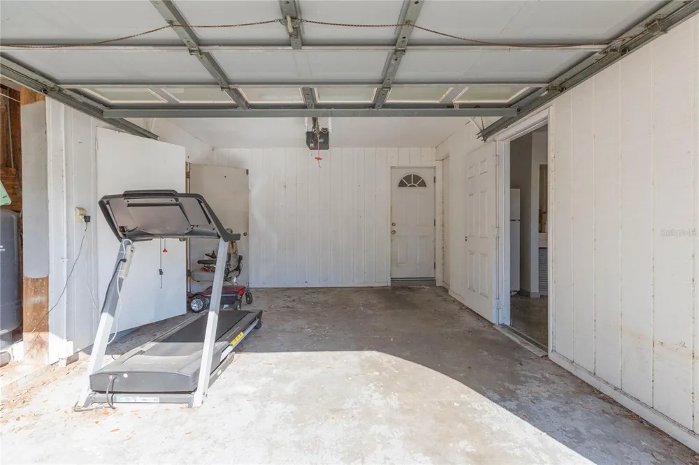 17616 EAGLE LANE Lutz, FL 33558