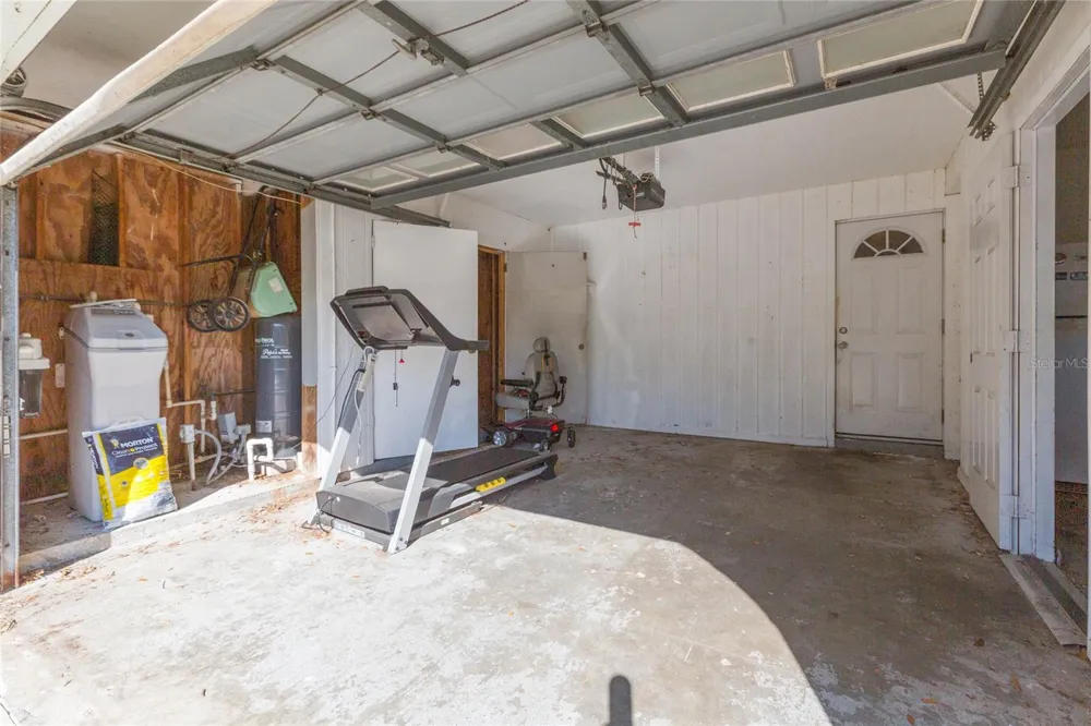 17616 EAGLE LANE Lutz, FL 33558