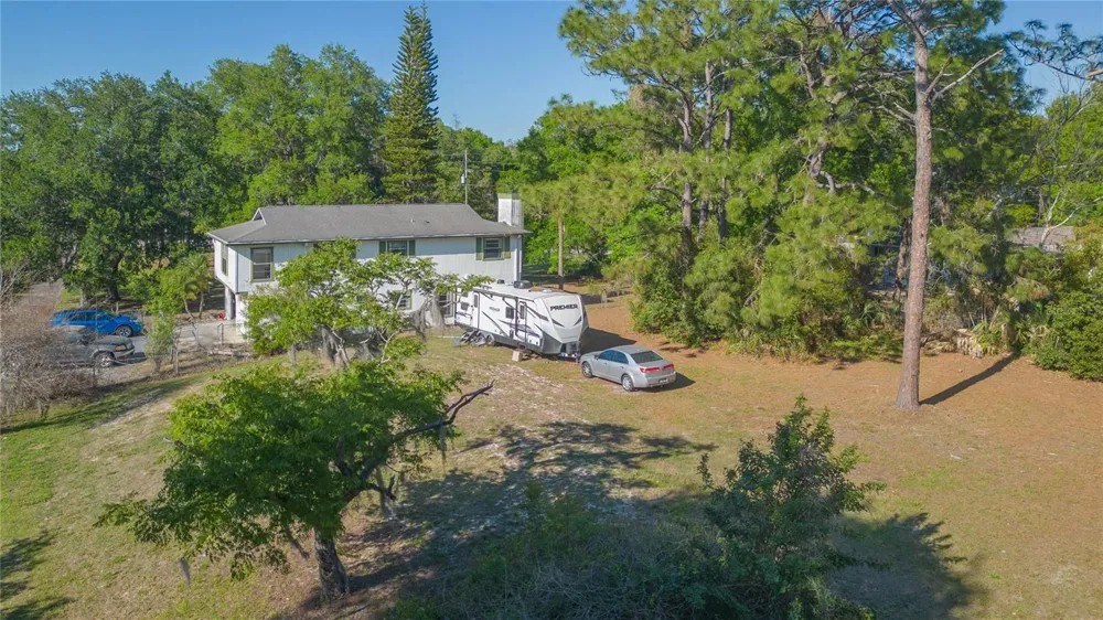17616 EAGLE LANE Lutz, FL 33558