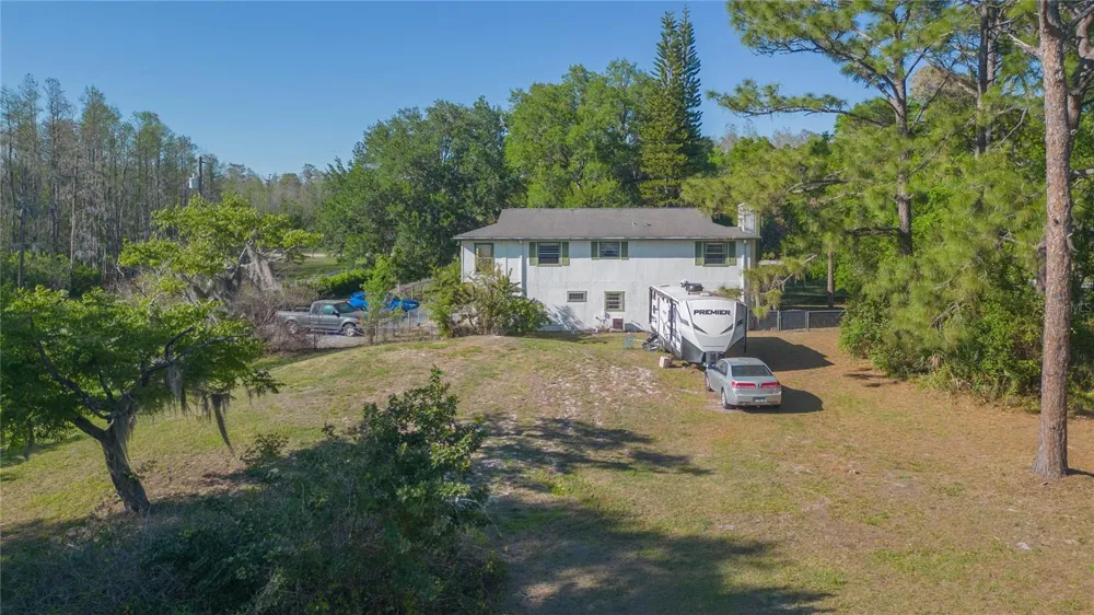 17616 EAGLE LANE Lutz, FL 33558