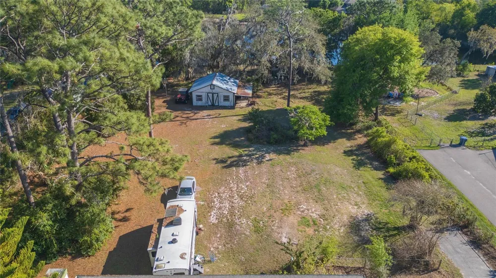 17616 EAGLE LANE Lutz, FL 33558