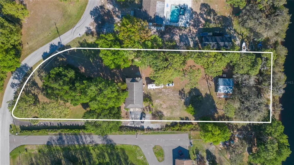 17616 EAGLE LANE Lutz, FL 33558