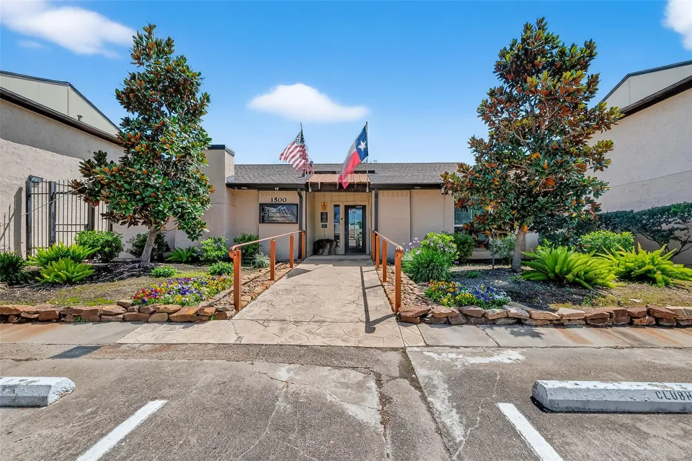 1500 Bay Area Boulevard #118 Houston, TX 77058