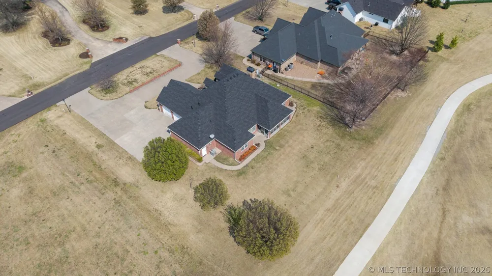 5020 Lake Breeze Road Grove, OK 74344