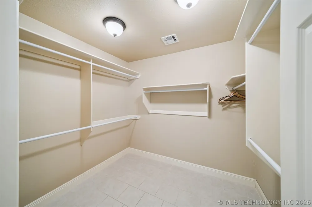 5020 Lake Breeze Road Grove, OK 74344