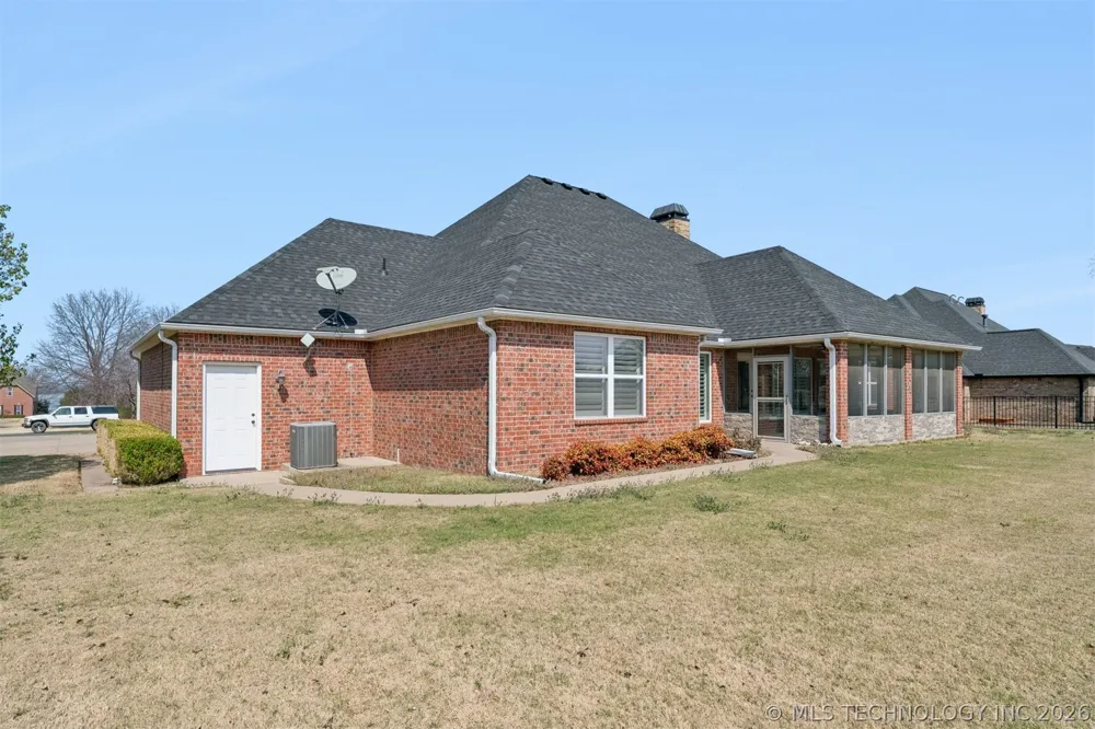 5020 Lake Breeze Road Grove, OK 74344