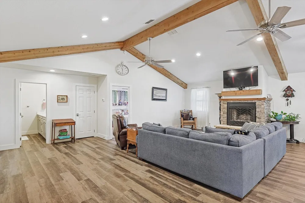 1161 Lynn Creek Road Jacksboro, TX 76458