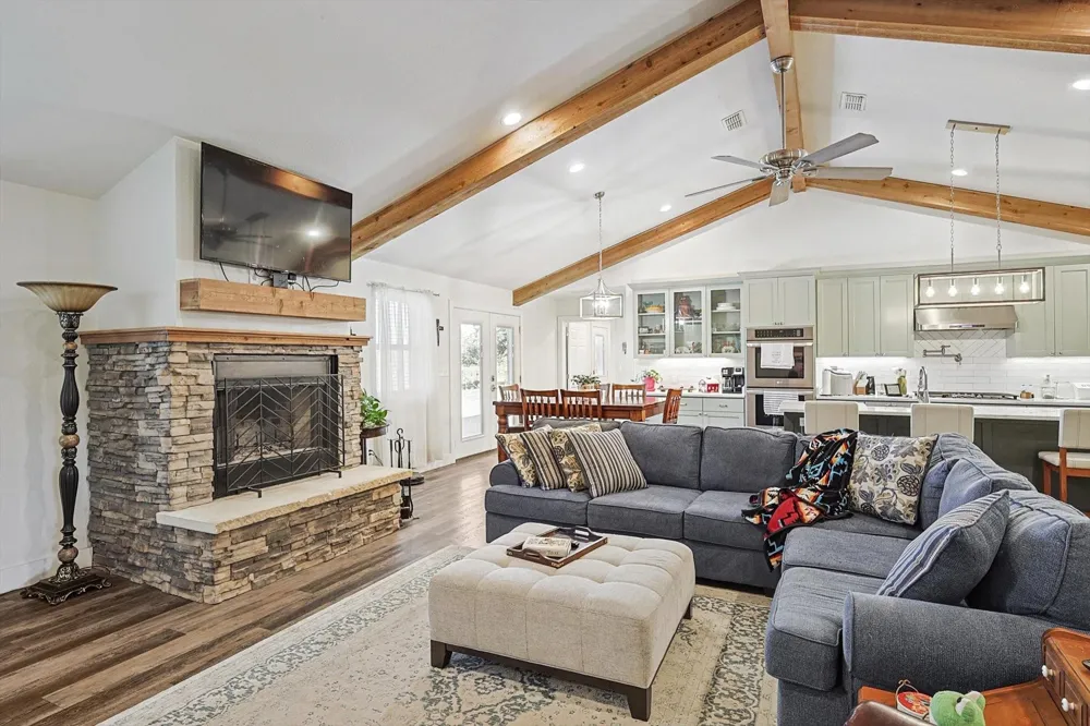 1161 Lynn Creek Road Jacksboro, TX 76458