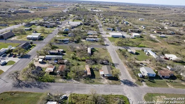 217 PARK AVENUE Karnes City, TX 78118
