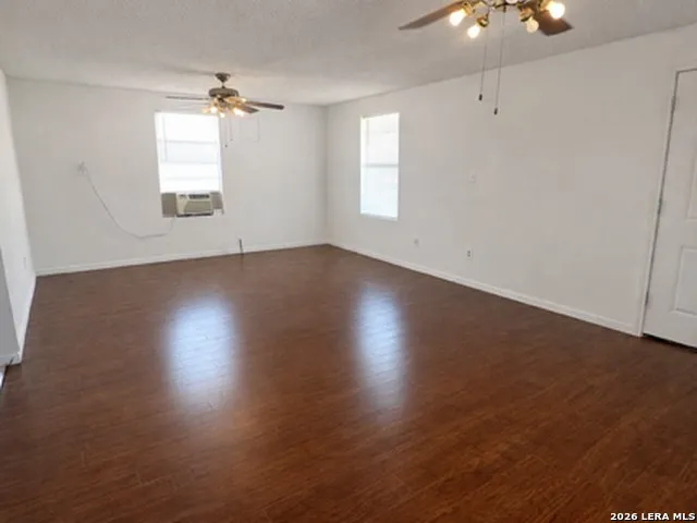 217 PARK AVENUE Karnes City, TX 78118