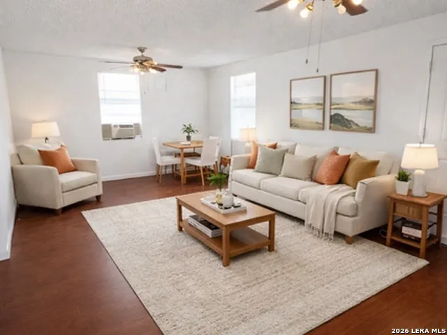 217 PARK AVENUE Karnes City, TX 78118