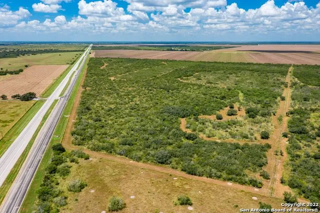 9815 US-181N Skidmore, TX 78389