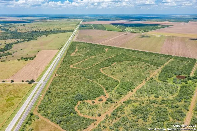 9815 US-181N Skidmore, TX 78389