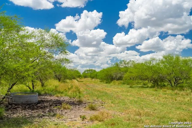 9815 US-181 N Skidmore, TX 78389