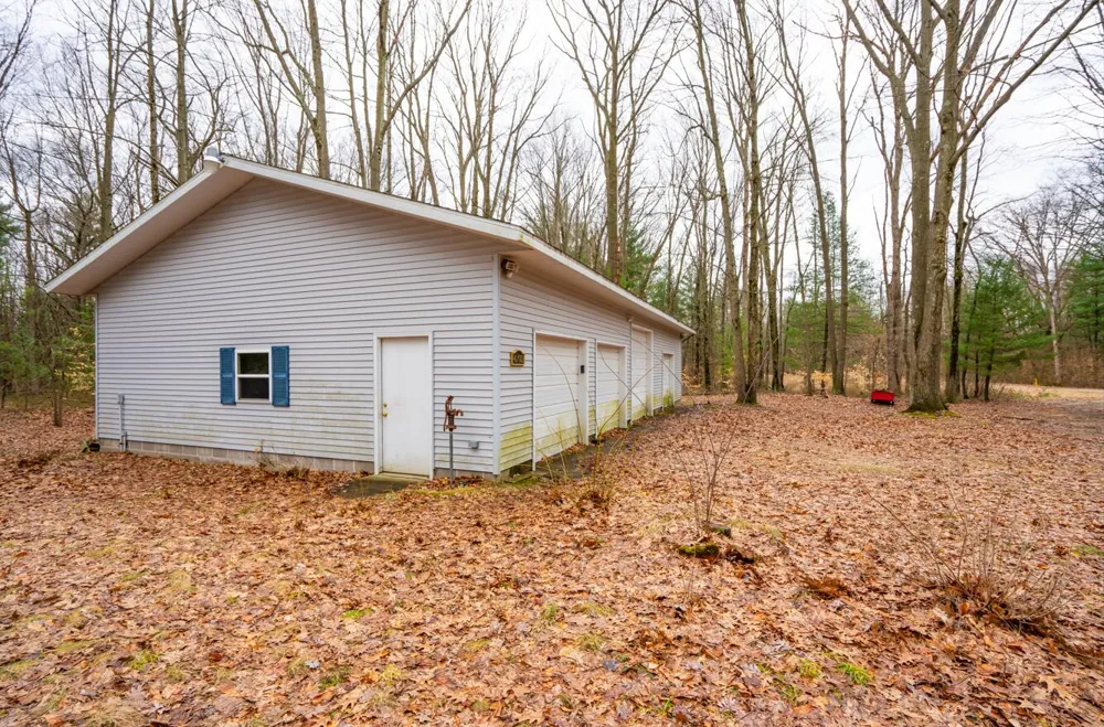 4202 E Pontaluna Road Fruitport Charter Township, MI 49415