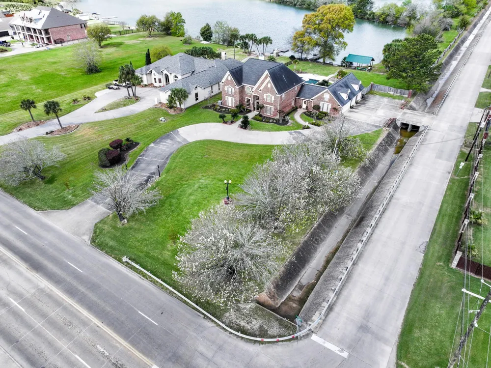 2700 Spurlock Road Nederland, TX 77627