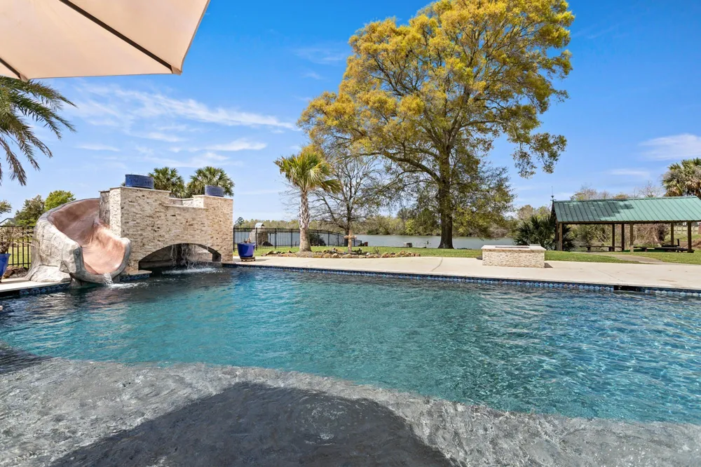 2700 Spurlock Road Nederland, TX 77627