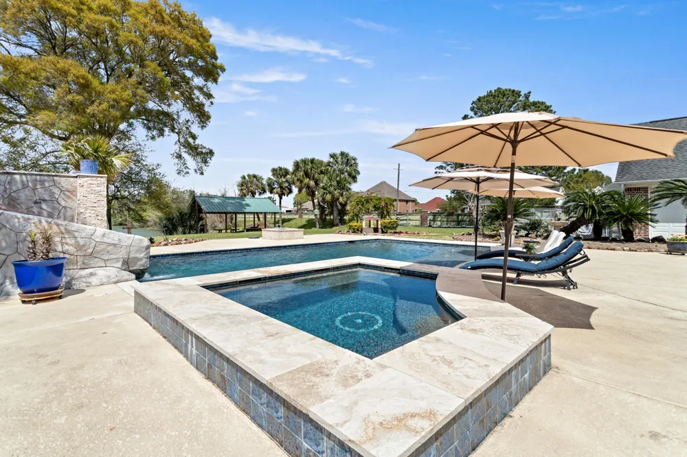 2700 Spurlock Road Nederland, TX 77627